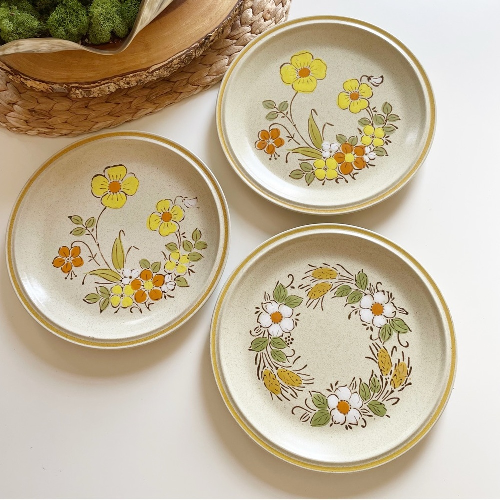 Vintage 1970’s Hearthside Garden Festival Prairie Flowers Dinner Plate Mix Set